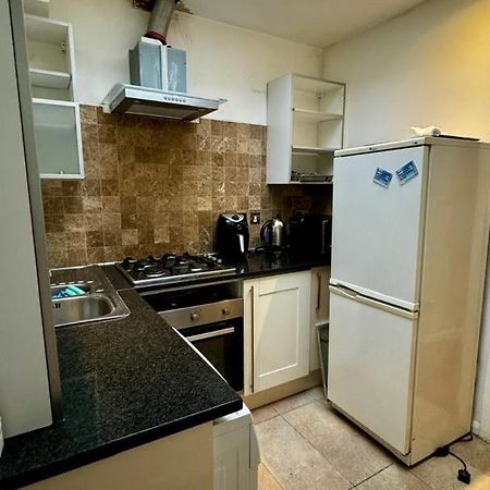 Eastbury Road Home Watford  Ngoại thất bức ảnh