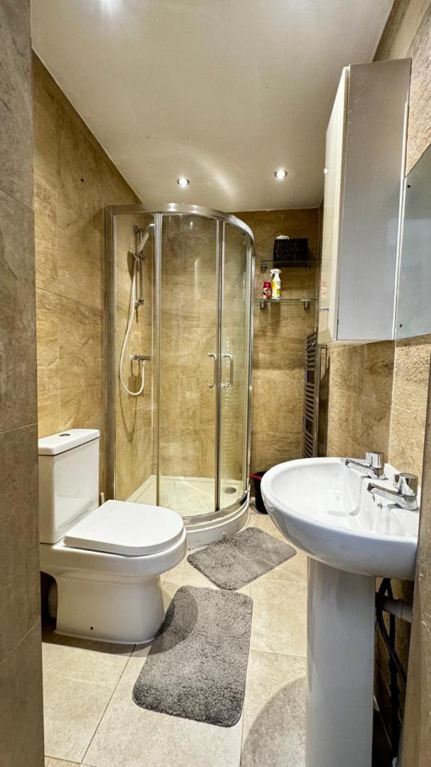 Eastbury Road Home Watford  Ngoại thất bức ảnh
